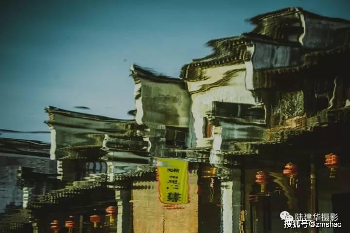 一臭水沟惊现8箱飞天茅台！打捞人员：是赃物，市值约20万